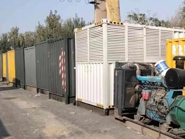 新郑200KW柴油发电机机组每小时油耗是多少？